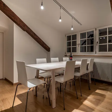 Side Location Bellevue *