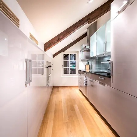 Lake Side Location Bellevue