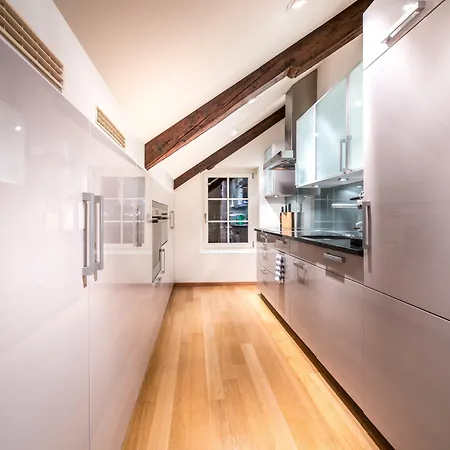 Side Location Bellevue Apartament *