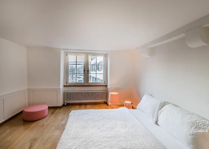 Side Location Bellevue Daire Zürih